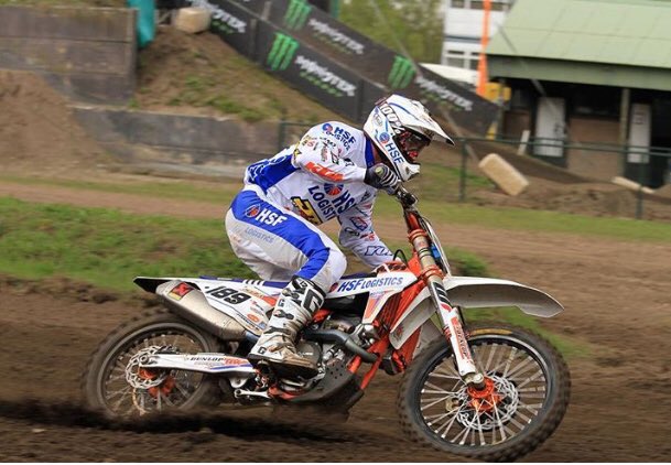 GREG18FRANCE's tweet photo. @BogersBrian Congratulations to the Netherlands for their second place in the motocross of the nations. Bravo Brian.#mxon2017 🇬🇧#gpmx1 https://t.co/7qmUcIQmHO