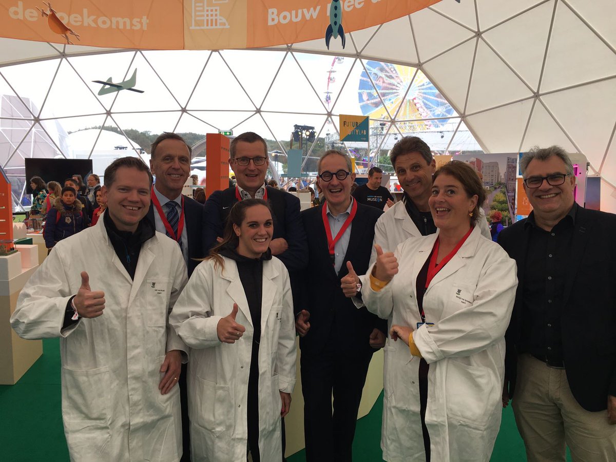 ArtcadiaTeam's tweet photo. Ontmoet onze Artcadia-experts op #GenerationDiscover in Den Haag. We bouwen met jou in de Steden Dome aan de stad van de toekomst! #artcadia https://t.co/zvuARKpi66