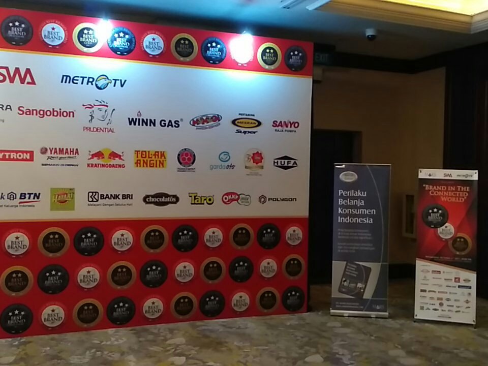 Selamat malam #RekanMARS, hari ini kami sdg berada di event Indonesia Best Brand Award 2017. Ada #RekanMARS yg hadir juga? 🤗