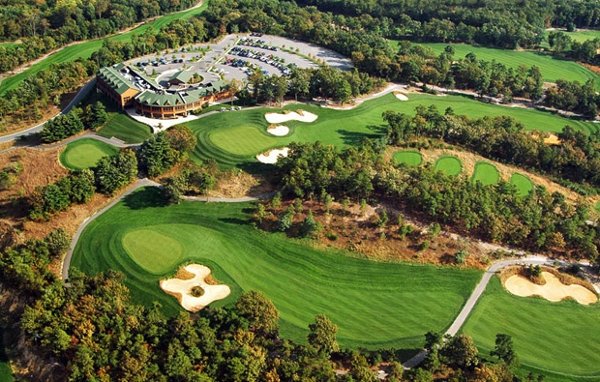 Golf_Property's tweet photo. Defaced golf greens at Trump's N.J. club lead to arrest https://t.co/PGITDUgmkL #trump #golf #trumpnational https://t.co/Qq0CKSwquT