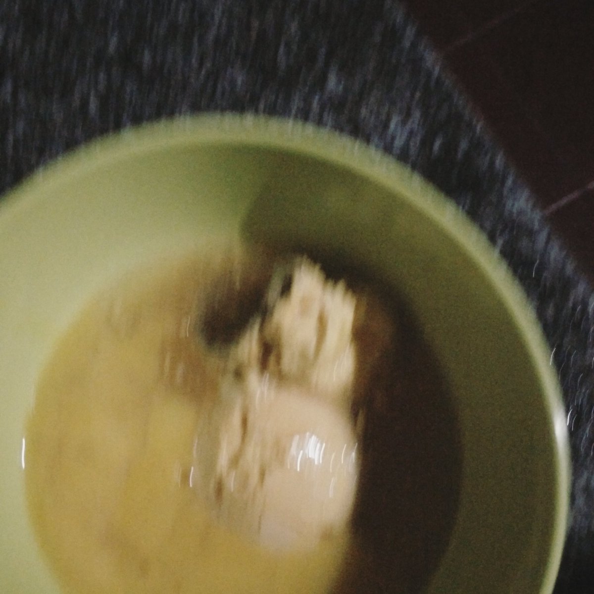 HKSJAYA's tweet photo. @Indomaret Coba tanggapi ini,,,,, 
Telur busuk mshbdijual?  Sy alaminsendiri kmrn tgl 3 https://t.co/hHG8CeggsQ