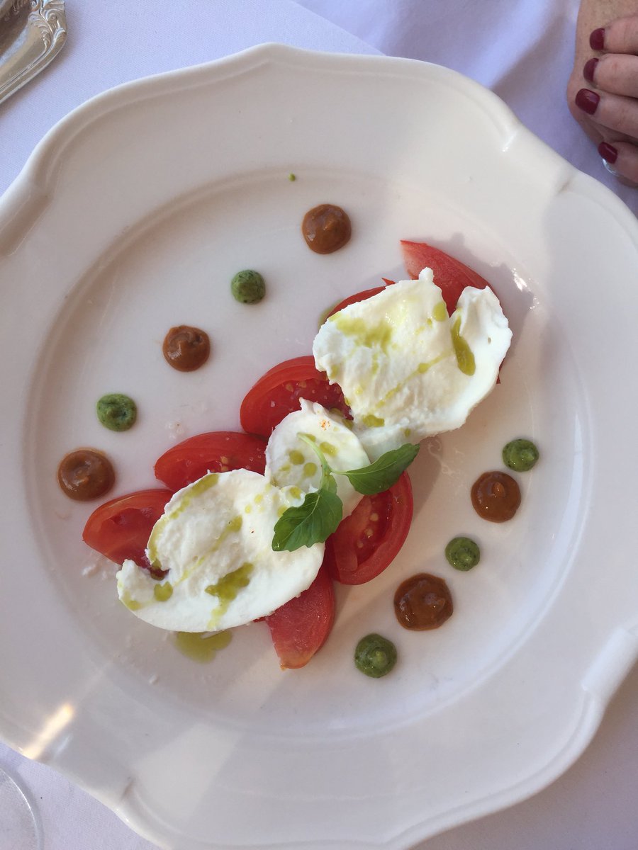 vastenaekel's tweet photo. Bon appetit #lescale #port #Sainttropez #sun #repas #👍@StTropezAddict @SSlabbaert @GolfeStTropez #bonheur #voilesdesainttropez https://t.co/cOCB1zrx2Y