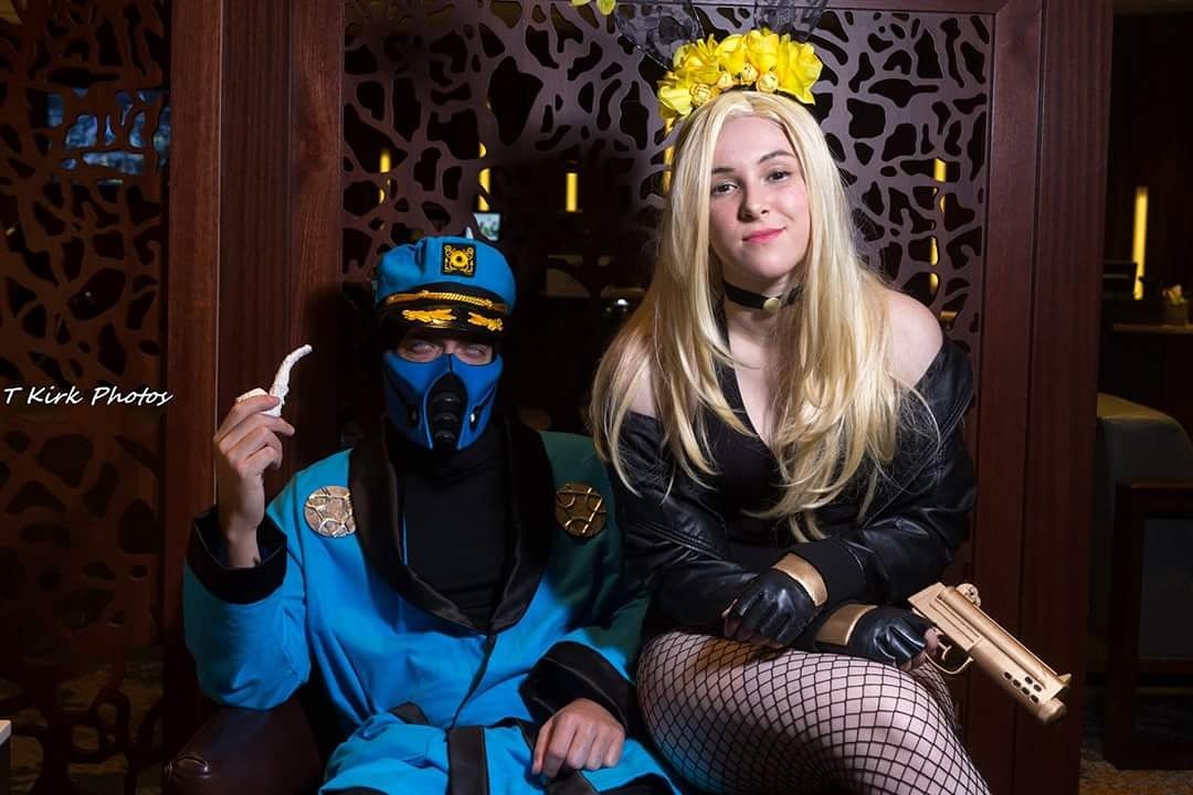 JoelXero's tweet photo. #riphugh #bunnyhutch #bunnyhutchparty #subhefner #subzero #mortalkombat #bunny #blackcanary #dc #mk #wcw  #bunnyhutch2017 #comiccon https://t.co/OKV35lgGQv