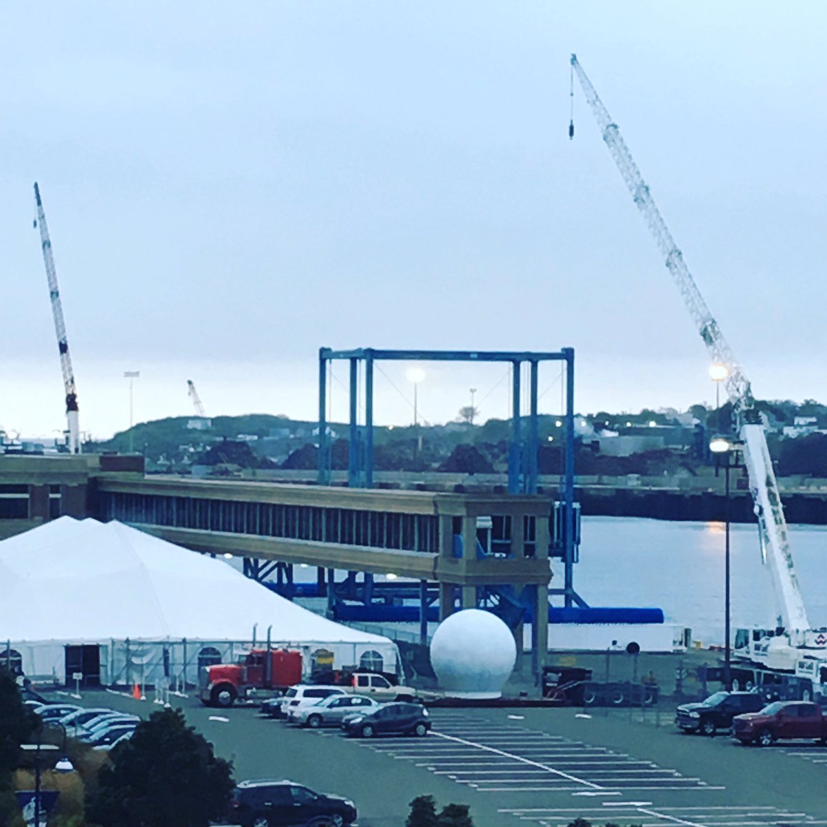 OnePrincessSJ's tweet photo. One of today's ship is getting a shiny new satellite antennae today! Should be interesting to watch it go on! #twocranes https://t.co/6Gu02J164f