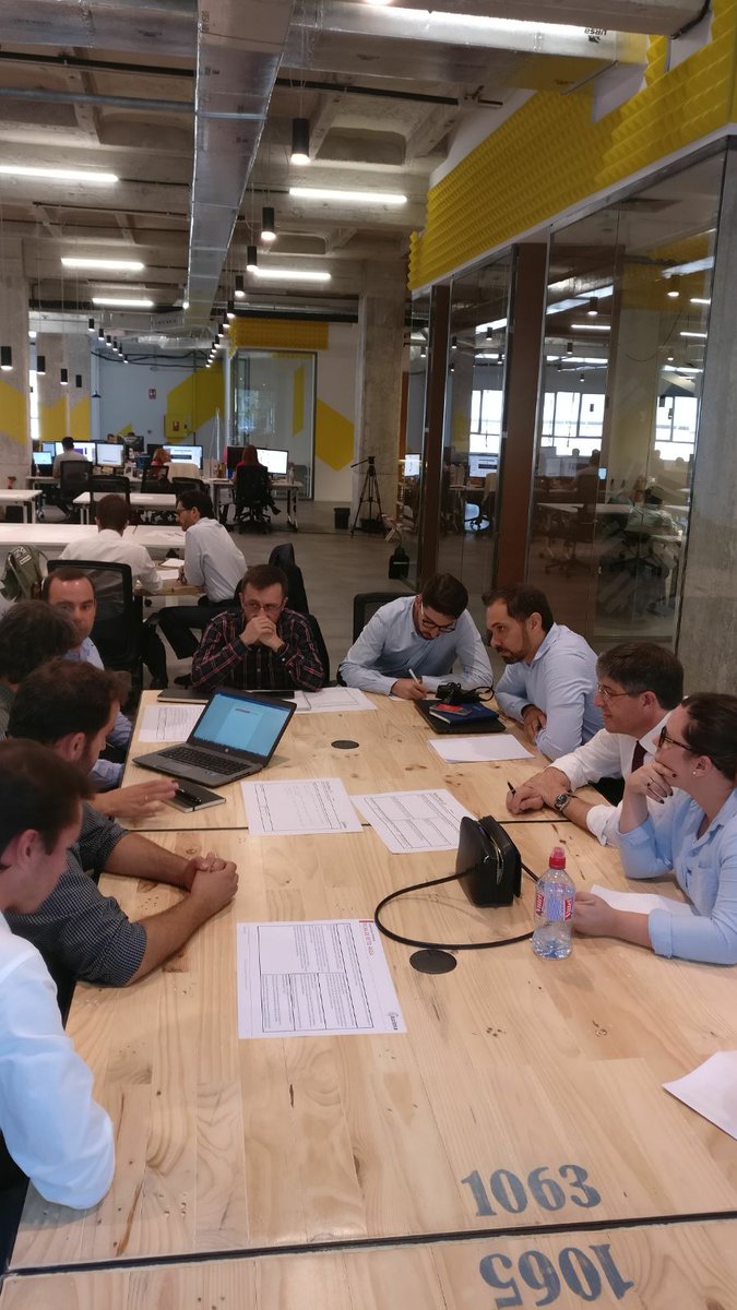 Imnovation's tweet photo. Los mentores de #ACCIONAAgua con @artelnics y @Mytra_Control planificando sus próximos pasos en oficinas de @Barrabesbiz #ImnovationStartups https://t.co/r0ZxfFQMcN