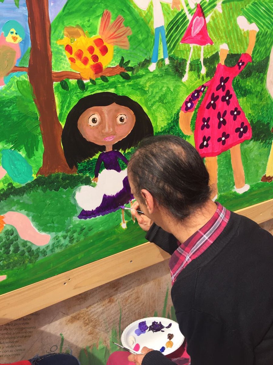 Teleton's tweet photo. Hoy celebramos el cumpleaños de Violeta Parra con este mural creado por los niños de #Teletón 🎈 ¡Gracias a la Vida! 🖌🎨
#VioletaParra100 https://t.co/in5LrulIOk