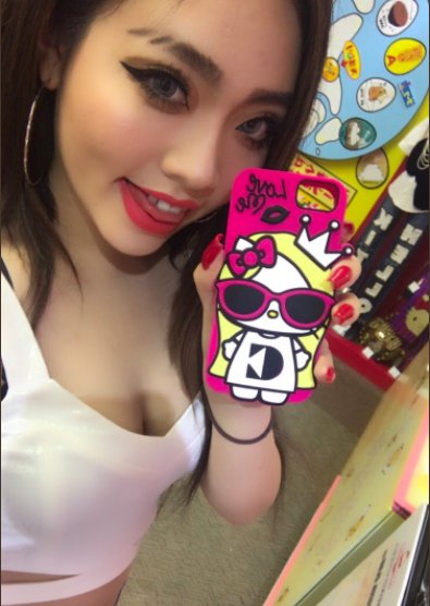 ちゃんみなオフィシャルストア開設‼️ 「ちゃんみな」と「ハローキティ