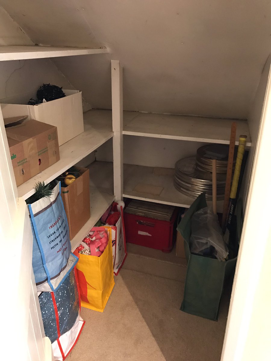 HousePALondon's tweet photo. Looking good so far!! #decluttering #housepa #tidyup #charity #ThursdayThoughts https://t.co/LiRfeoYgy2
