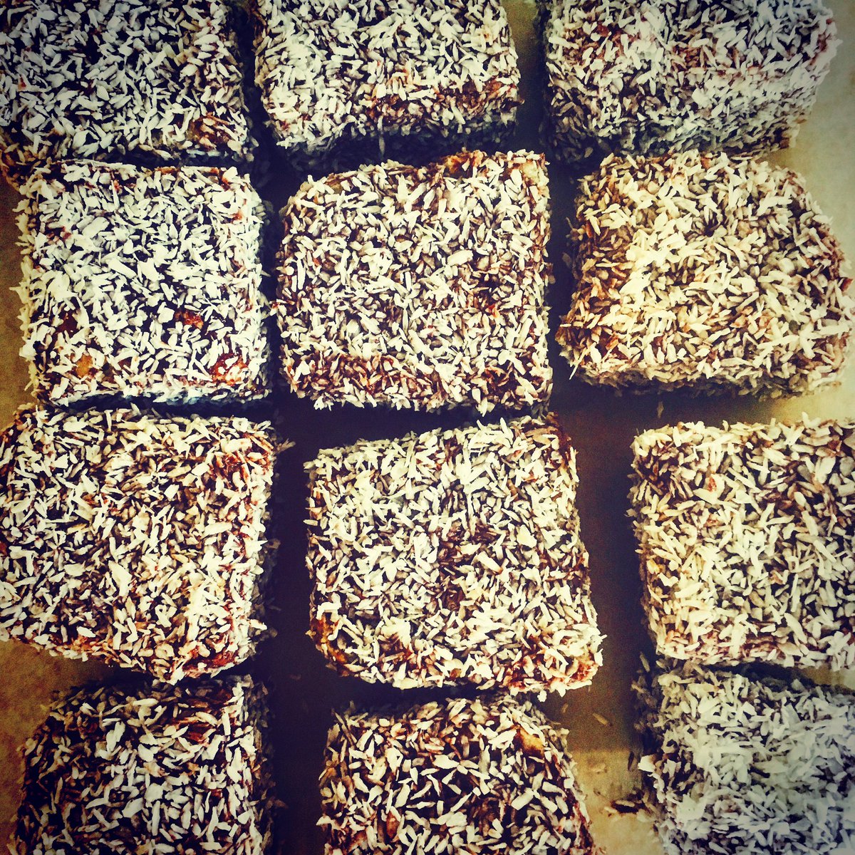 Kravingcakes's tweet photo. Get down to #EAT_17 , #PaperAndCup , #BlackCatHackney and #hackneycoffeeco for our yummy vegan cakes and buns. https://t.co/Y47ysu7pP7