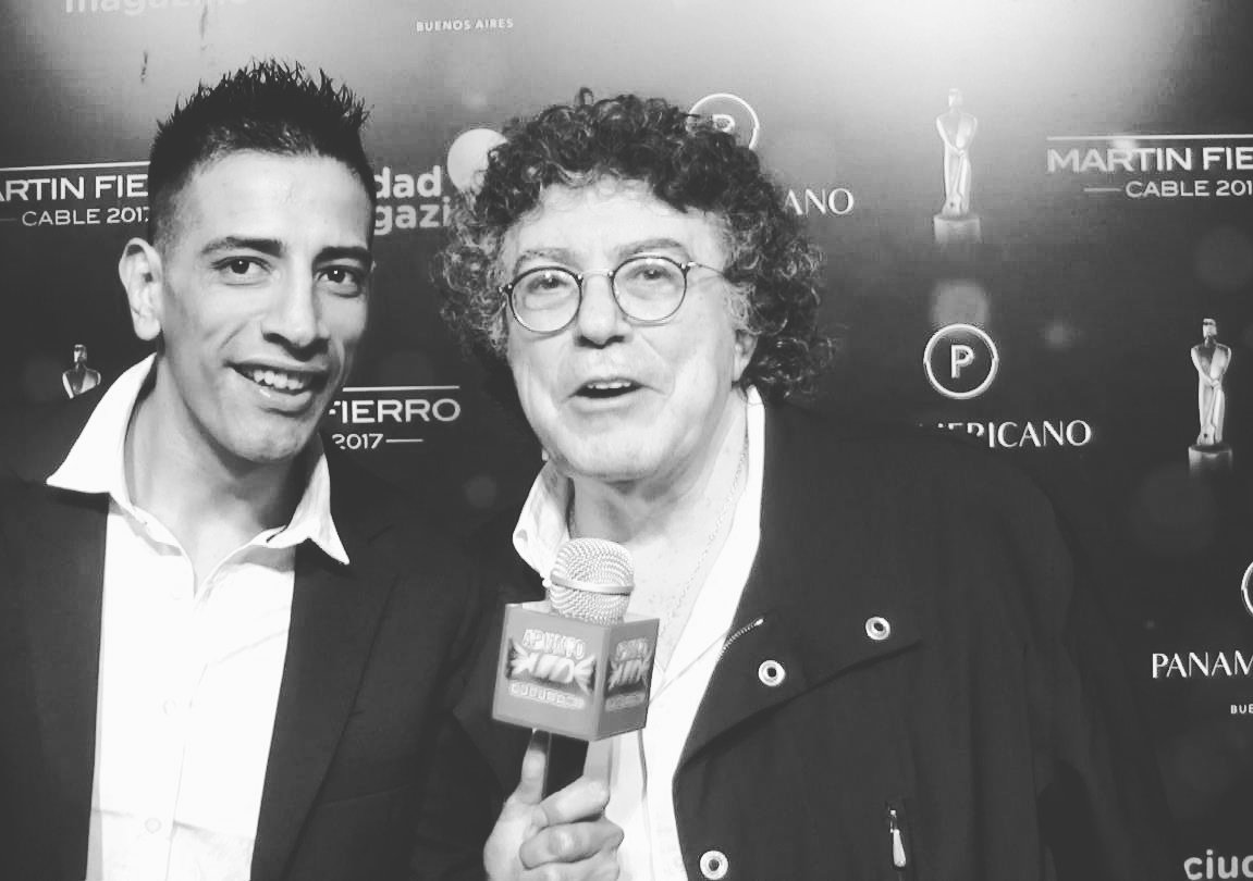 HUGH0066's tweet photo. Con Piero saludo a los televidentes de Apuntokaramelo tv. https://t.co/rGsxdNomDq