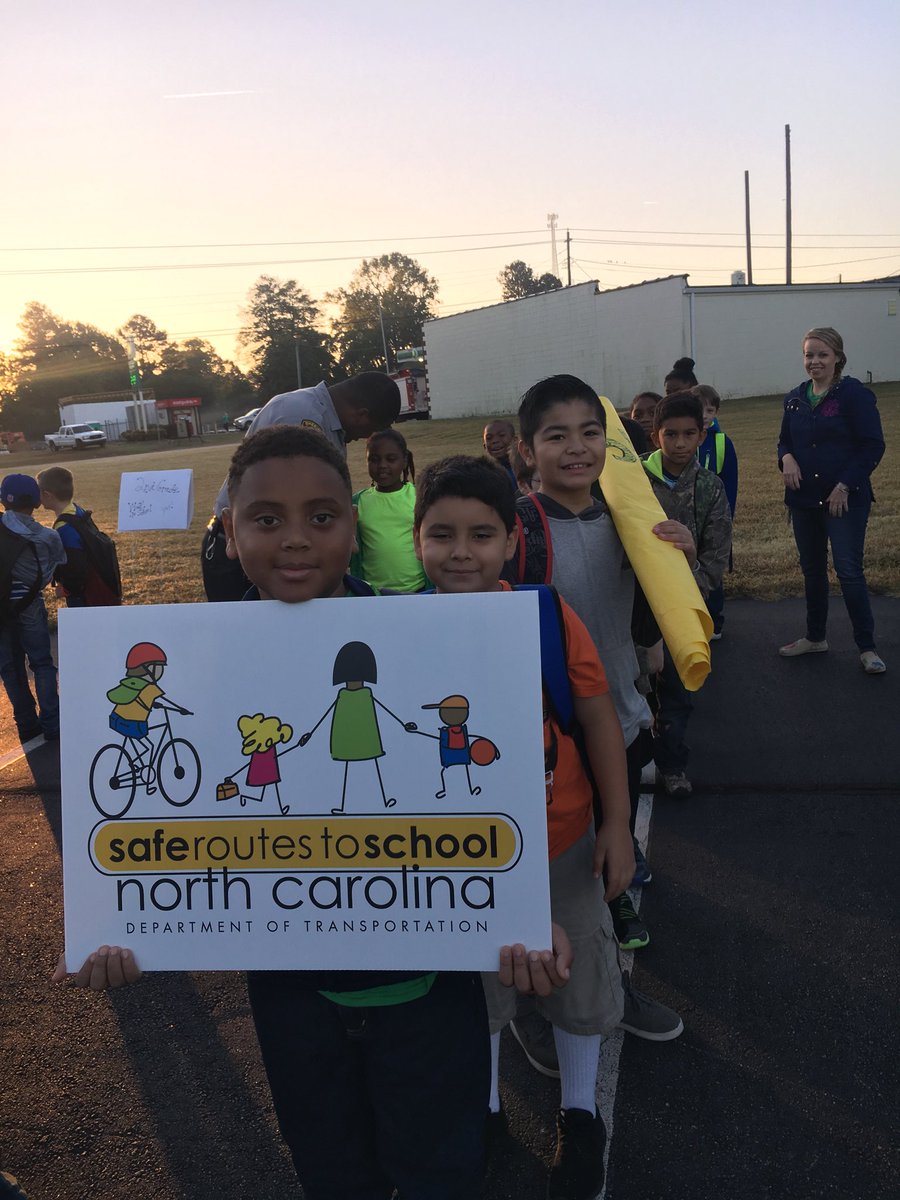 tammy1pulliam's tweet photo. We're ready to walk to school!
#teamzeb #WalktoSchoolDay https://t.co/4Xm7CghGVr