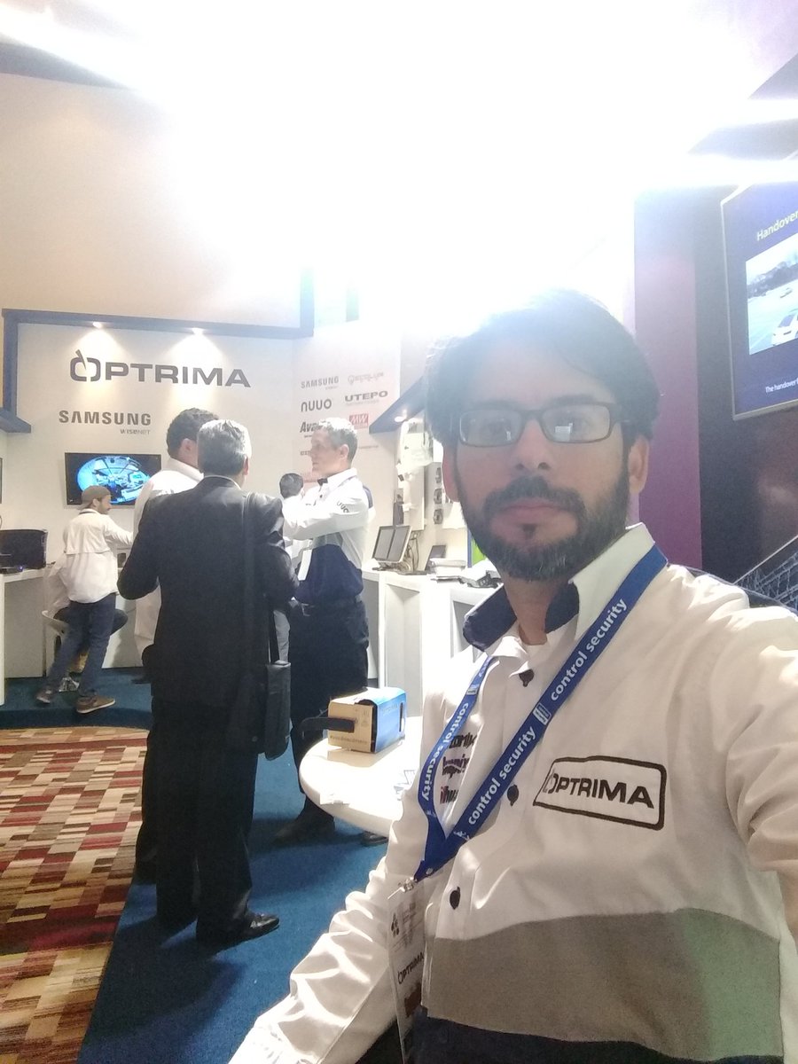 OptrimaDist's tweet photo. #SegurShow2017 https://t.co/hDQv8gwR30