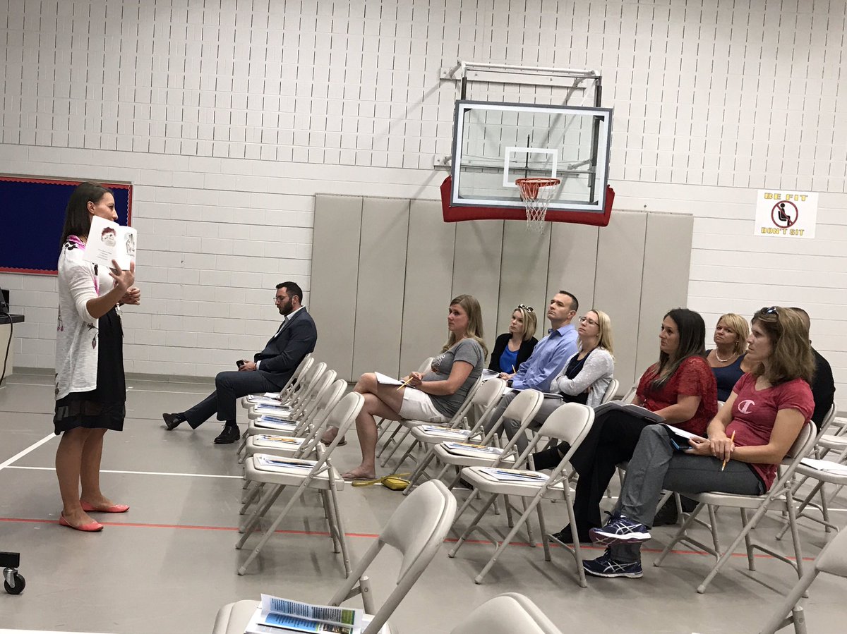 aridegeorge's tweet photo. Our literacy specialist @clpatriarca modeling a read aloud at our TGRG Parent Night! #pesloves2read https://t.co/rjY3tHXsUg