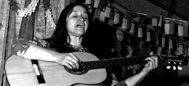 Violeta Parra la + grande artista popular cumpliría hoy 100 años. Fiel representante de nuestro pueblo tradiciones y dolores! #Violeta100