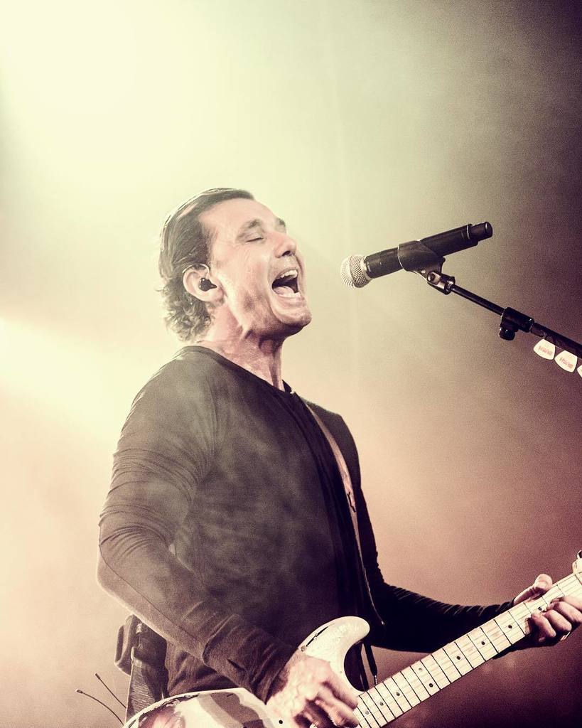 danielnielsendk's tweet photo. #gavinrossdale fronts #bushband @pumpehuset in #Copenhagen
.
.
.
#bushofficialinstagram #bushlive #grungerock #90s… https://t.co/u4n2os4t8K https://t.co/cptp97ro4N