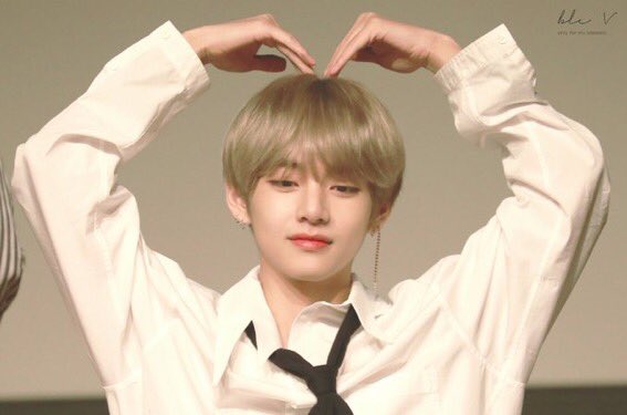 SullXxx's tweet photo. 짐읹 좋다고 매일 따라다니는 부잣집 도련님 톄형이랑

- 짐나~
- 아이씨, 너 오지마.

그런 톄형 부담스러워 매일 피하는 짐읹으로 #민뷔 보고싶다. https://t.co/hleze7OU9X