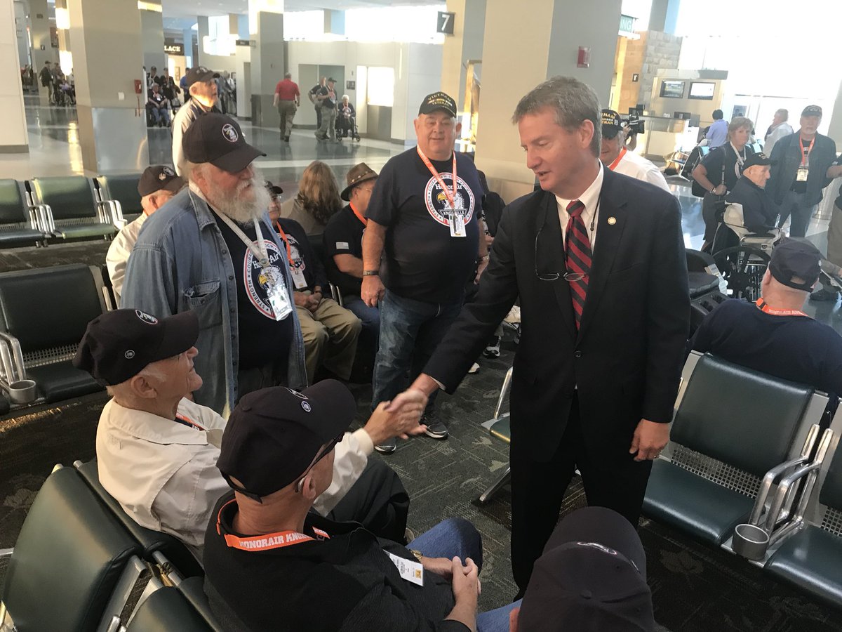 timburchett's tweet photo. Always proud to visit with our heroes going on @honorair flight out of @FlyKnoxville. Been to about a dozen of these &amp; it never gets old. https://t.co/dkHFkK4T0a