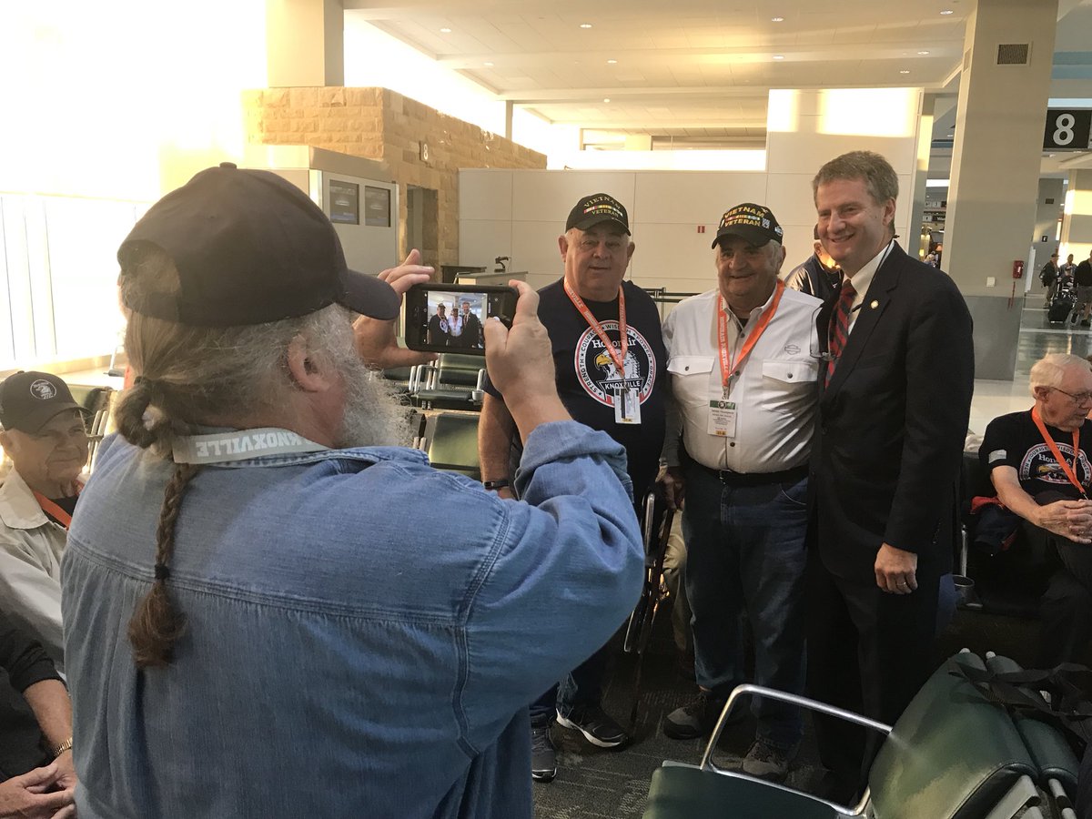 timburchett's tweet photo. Always proud to visit with our heroes going on @honorair flight out of @FlyKnoxville. Been to about a dozen of these &amp; it never gets old. https://t.co/dkHFkK4T0a