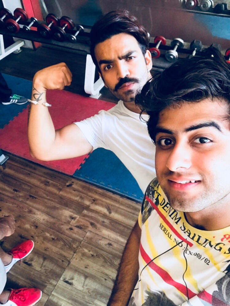 harsh_bissa's tweet photo. Gym Buddy #allaboutteens #fitnessfreak #duringworkout #SelfieExpert https://t.co/0N5SN7gChf