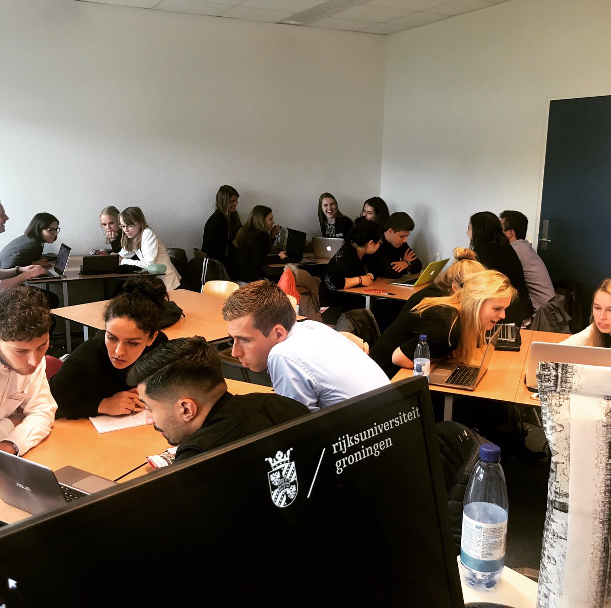 MeMo2's tweet photo. Business course started @universiteitgroningen #marug https://t.co/bvfEWhZ321