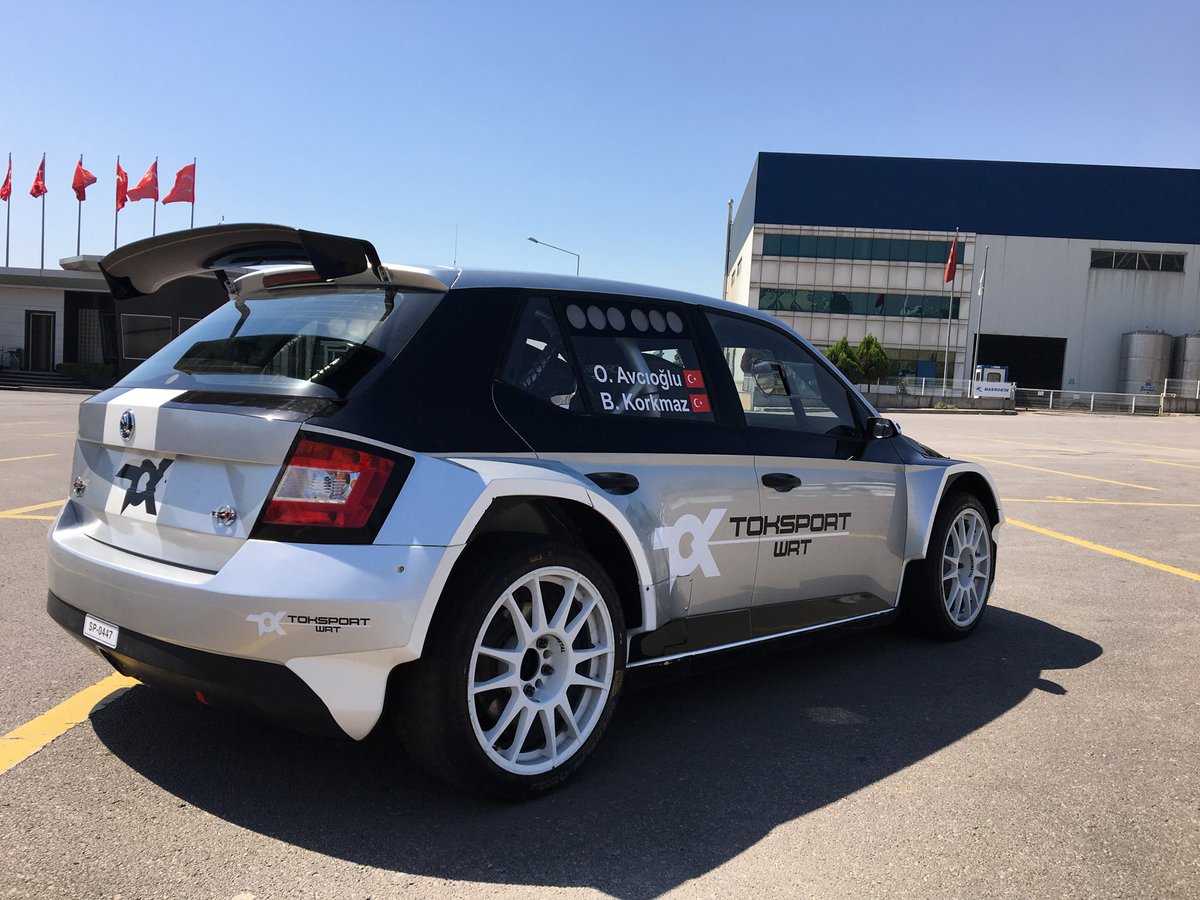 skodafabiar5's tweet photo. #RallyRACC 🇪🇸 Young &amp; experienced #ŠKODA drivers look to make their mark. Read more in our Customer Teams preview ➡️ https://t.co/jtIcOuvRRr https://t.co/TTY2OJAt2O