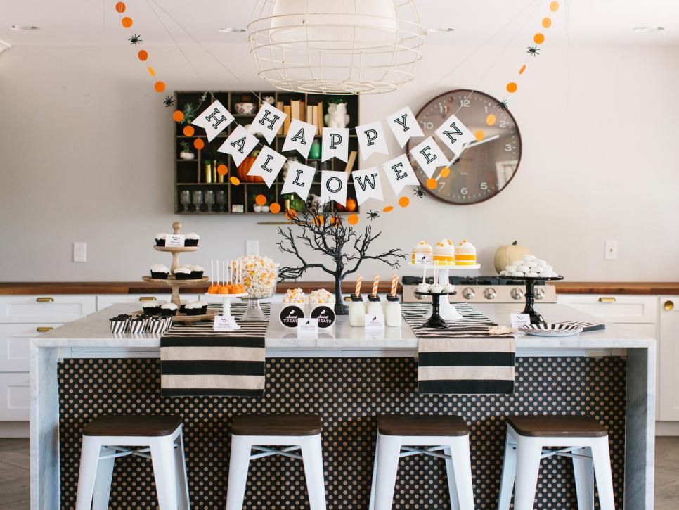 MarjoryMortgage's tweet photo. 35 Easy #Halloween Party Ideas https://t.co/yMKuEOtlEJ #mortgage #mortgagebroker #GenEquity #PartyIdeas #HALLOWEENPARTY https://t.co/bZRHBPMTbn