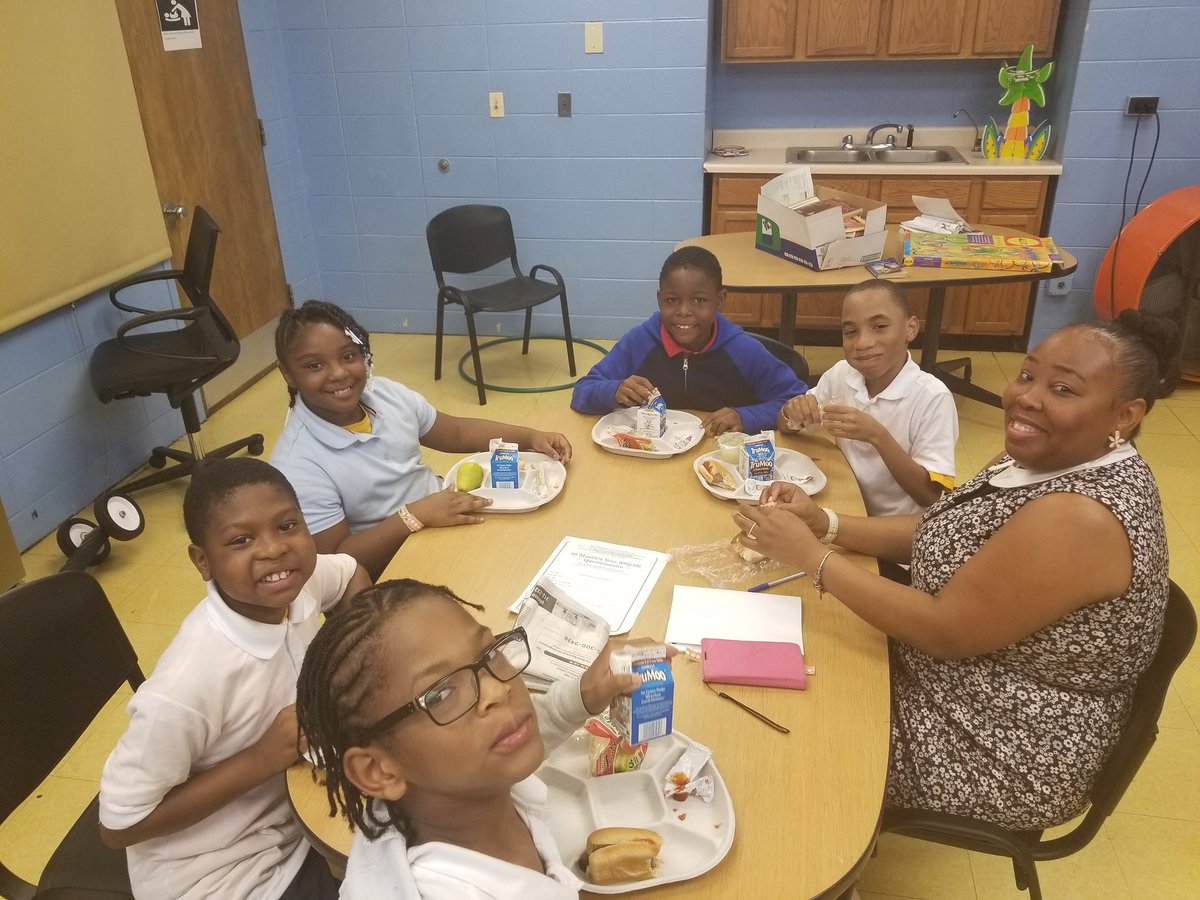 PrincipalOluewu's tweet photo. These Thriving 3rd Graders earned lunch with their dynamic teacher, Ms. Woods! #scholarsintraining #keeptheminspired https://t.co/8tb9XroNsc