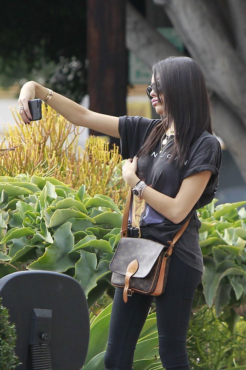 notmaddiesfault's tweet photo. 3 ตุลาคม: madison beer ออกมาจากซาลอนในลอสแอนเจลิส https://t.co/GcotuQIvfx