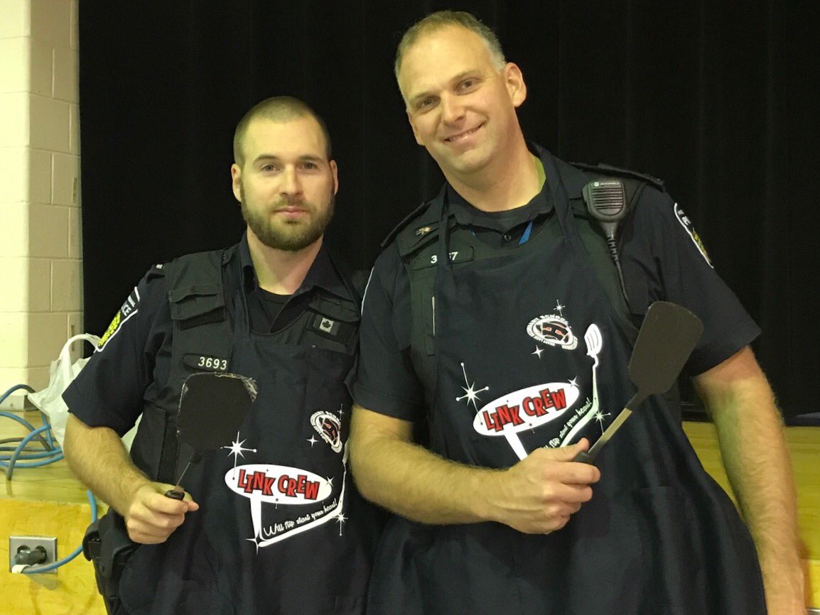 PeelPolice's tweet photo. #PRP officers @HeartLake_SS this morning for the grade 9 #pancake #breakfast. @PeelSchools #CommunityEngagement #comminityservice https://t.co/xVtDGlB282