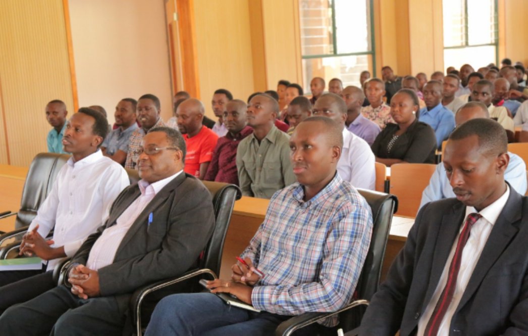 BisangaEmilien's tweet photo. #Intoremuzindi A public talk on Drugs abuse & Human Trafficking was delivered by Superintendent KABASHA Eugene; Regional Police Commander https://t.co/lN2VBdqu4z