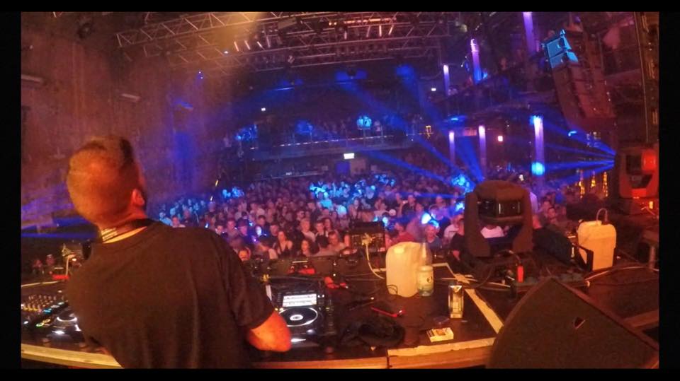 AndresCampoOFC's tweet photo. Un lunes noche en #Berlin
Danke #LoveBase #Kulturbrauerei 🙌 !! https://t.co/2RrsphY7nR