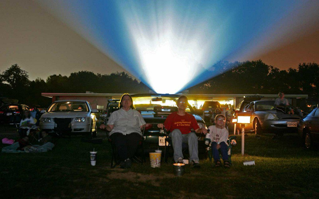 TravelLeisure's tweet photo. Where to find the best drive-ins in the U.S. https://t.co/bnTpK9itvP https://t.co/0KTDjoTl4f