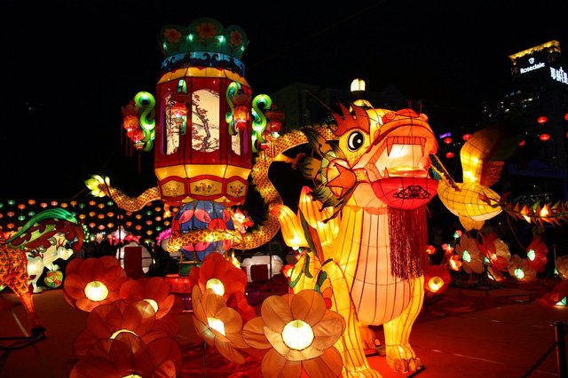 TranshomeV's tweet photo. Mid-Autumn Festival 2017 at Imperial Citadel of Thăng Long <3

#vietnam #hanoi #MidAutumnFestival https://t.co/eBhVo3MYKV
