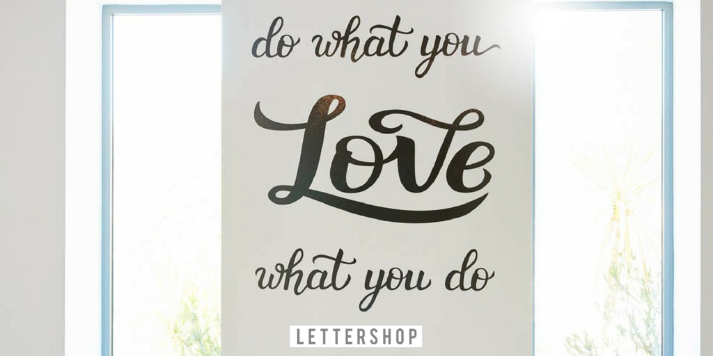 LettershopFR's tweet photo. Réalisez toutes vos envies et habillez vos murs grâce au #lettrage en #vinyle.😉 
Pour en savoir plus 👉 https://t.co/kB873sAYSl https://t.co/CM7WYBvSMG