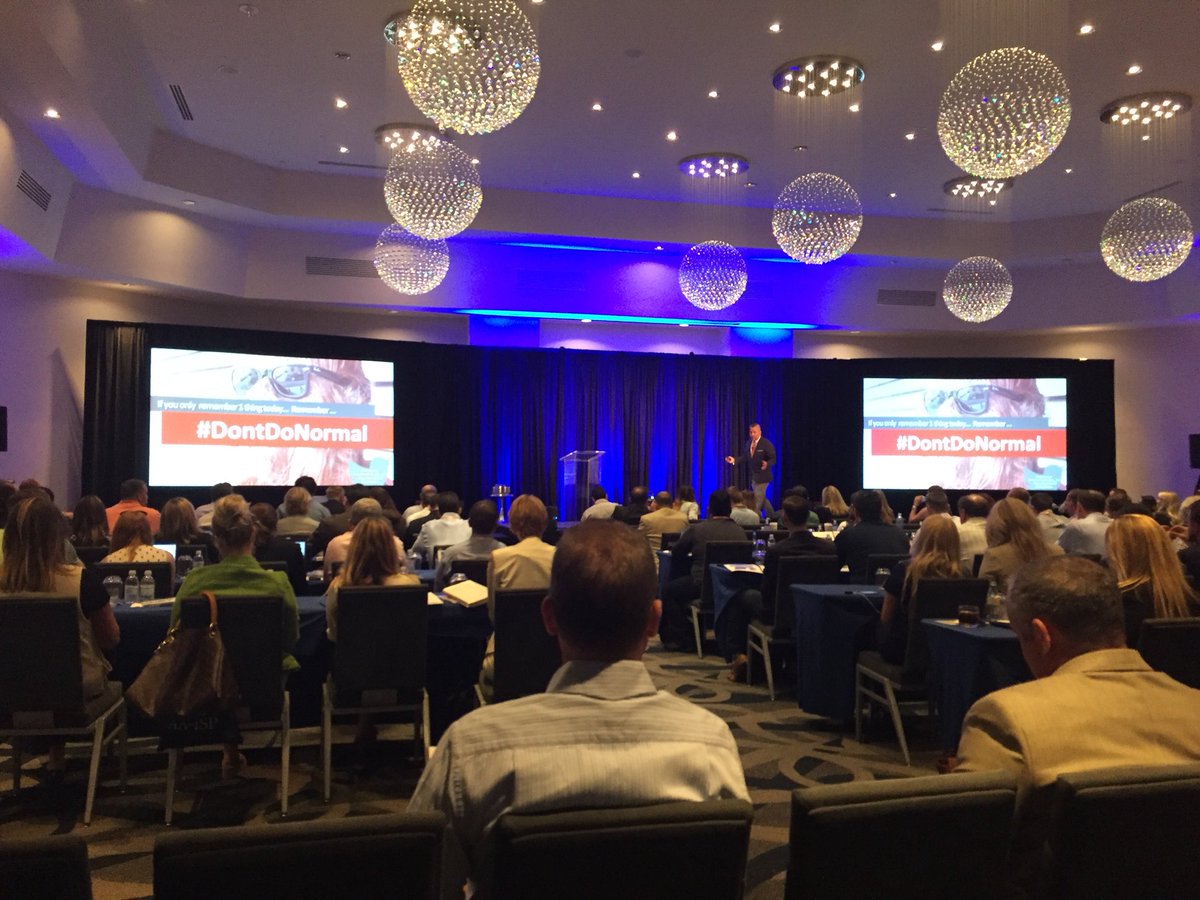 EricSzyMagic's tweet image. Opening Keynote with @M_3jr #Unite2017 #Sales #dontdonormal