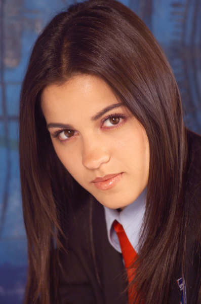 MeConteJa's tweet photo. #DiaMundialRBD Maite Perroni, considerada a Ex-RBD mais sucedida, se consagrou como atriz e cantora e divide sua vida entre essas profissões https://t.co/ufRpbbQoAt