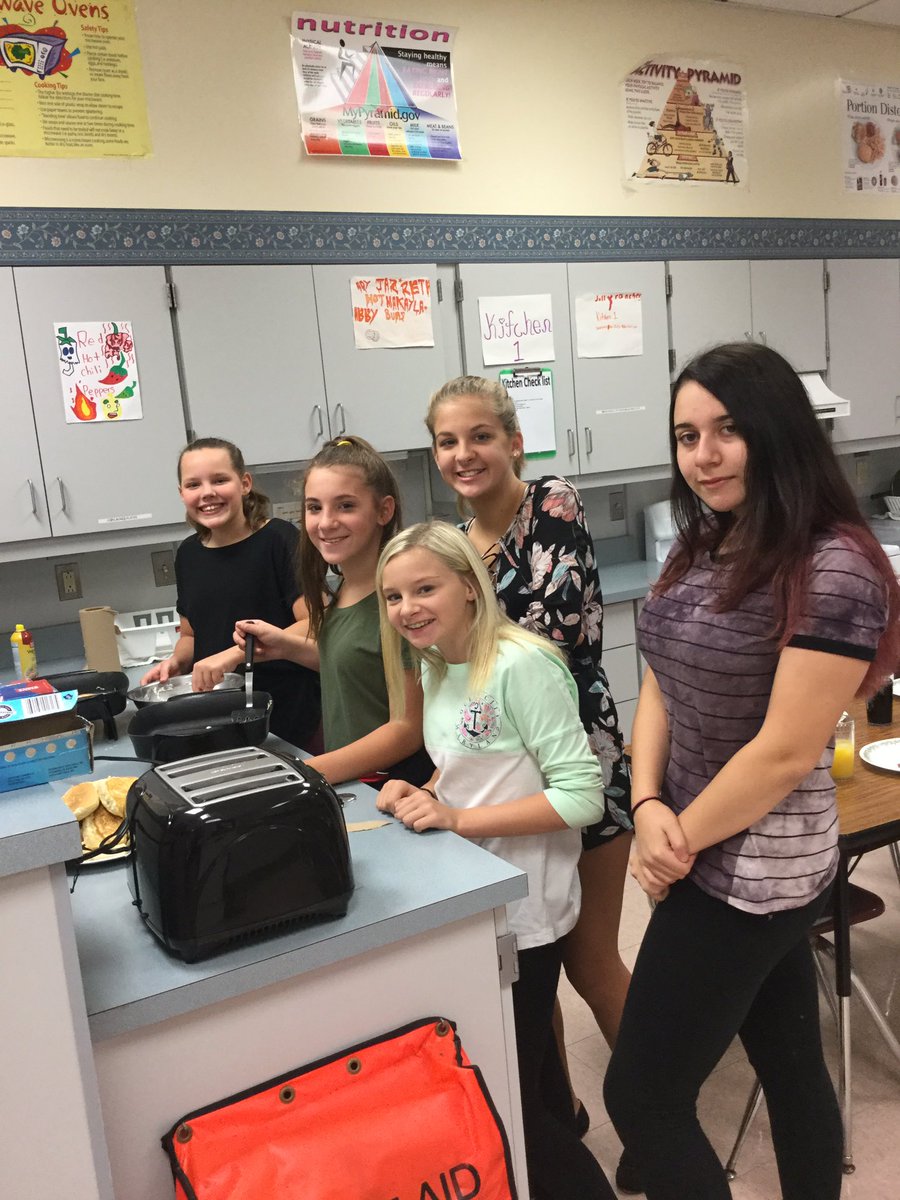 mrs_kearns_ef tweet picture