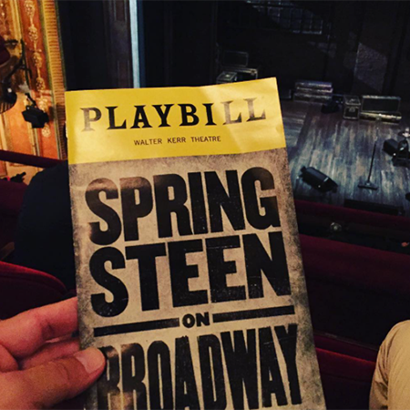 nevermind_mag's tweet photo. #SpringsteenBroadway : Foto e Scaletta della prima data
https://t.co/lZ9HxRze4k https://t.co/SvH7as4XkO