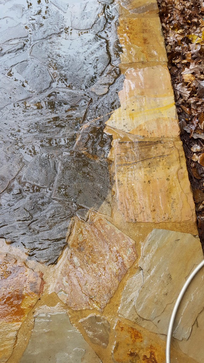 PowerWashingWow's tweet image. I_always_thought_I_had_a_dark_stone_walkway._ #Powerwashing