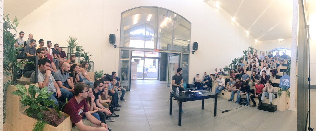 ReactJSMadrid's tweet image. Empezamos!! #ReactJS #StyledComponents #Javascript