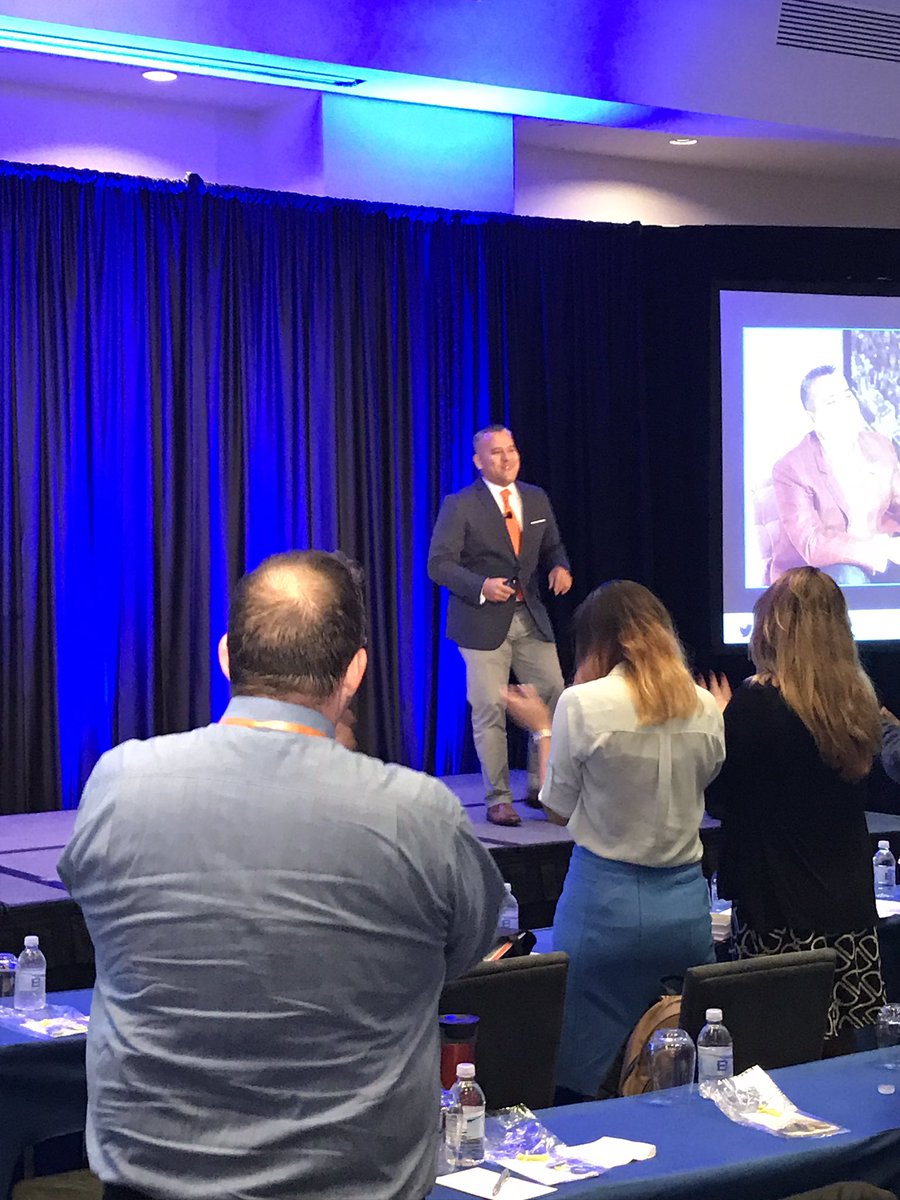 kmac3975's tweet image. @M_3jr #DontDoNormal #UNITE2017