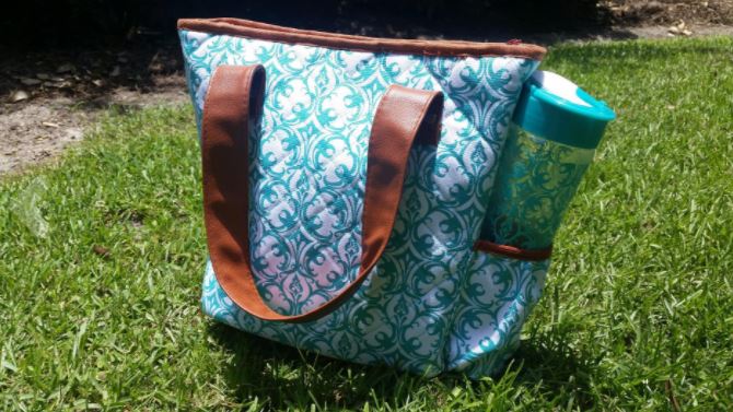 fitfreshinc's tweet photo. Enjoy your lunch hour outside while the weather is still nice! ☀️ Who else is soaking up the sun today? #LunchStyle (📷: Heather S.) https://t.co/4vlhUfAE0a