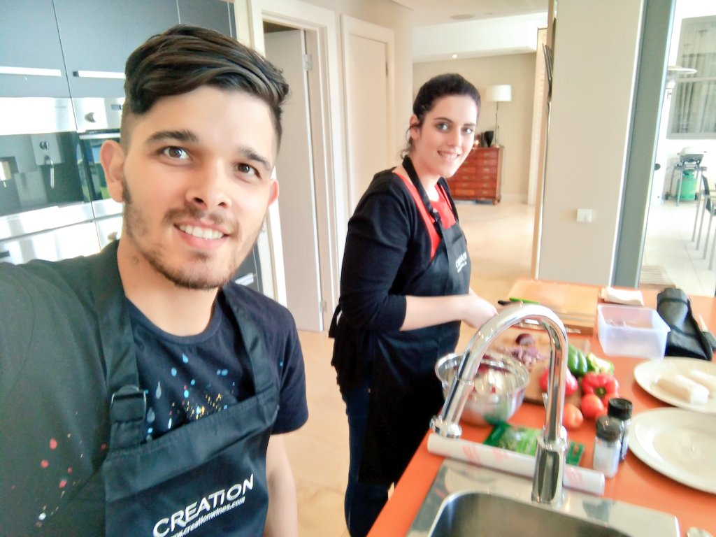 fRANAz91's tweet photo. @creationwines @bdegois3 @CapeWineAuction @CapeTown @VandAWaterfront @PebblesProject  #Privatecheffing #foodlovers 
All for a good cause! https://t.co/zqegNLMJbr