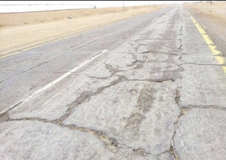 هل يعقل أنْ يكون هذا أحد الطرق الرئيسية التي يسلكها مئات الآلاف يومياً؟!
 #طريق_وثيلان_ساجر_المذنب_ينزف
<a href="/alamudi_n/">نبيل العامودي</a>