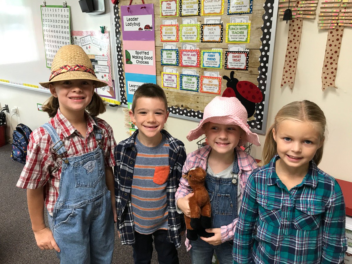 DMCAthletics's tweet photo. Dress like a farmer day.

#dmchoco17 https://t.co/Vo4T5aGgdS