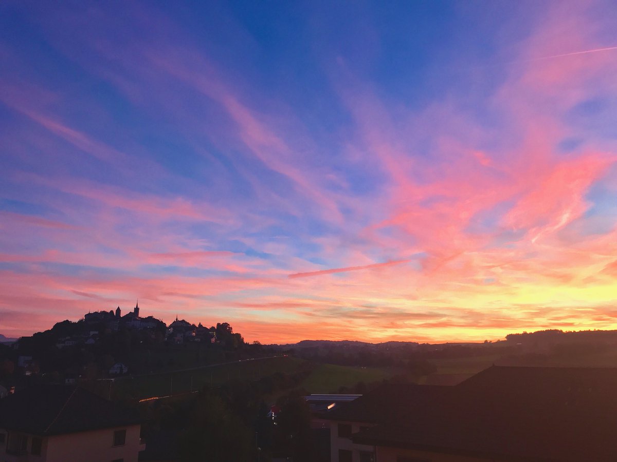 StephaniePittet's tweet photo. #Romont #beautiful #automne https://t.co/EaDfmevFxI