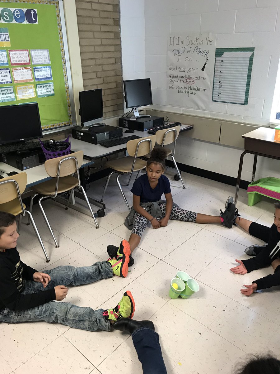 mootzclass's tweet photo. Getting together. Talking about situations that provoked a feeling. Making connections. #SEW https://t.co/mO6s0F46Kb