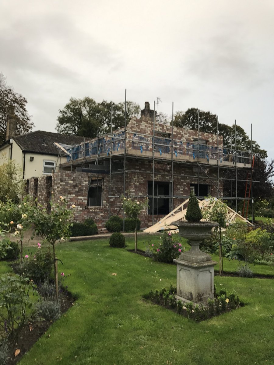 MinsterGroupLtd's tweet photo. #extension #renovating flying now, roof on soon #topteam @stirlindev #countryhome #stillloadstodo #cantwait https://t.co/51JRLnxdFJ