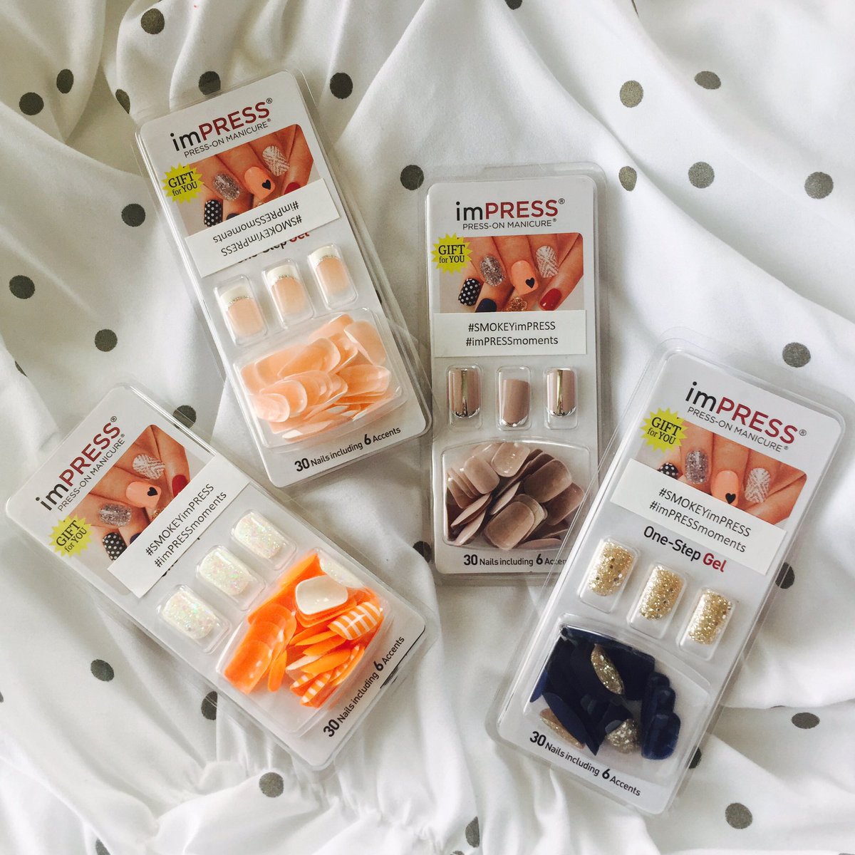 UTimPRESS's tweet image. Stop by the front desk in Vol TODAY and grab some free gel manicure kits, perfect for Fall Break! 💅🏽 #SMOKEYimPRESS #ad