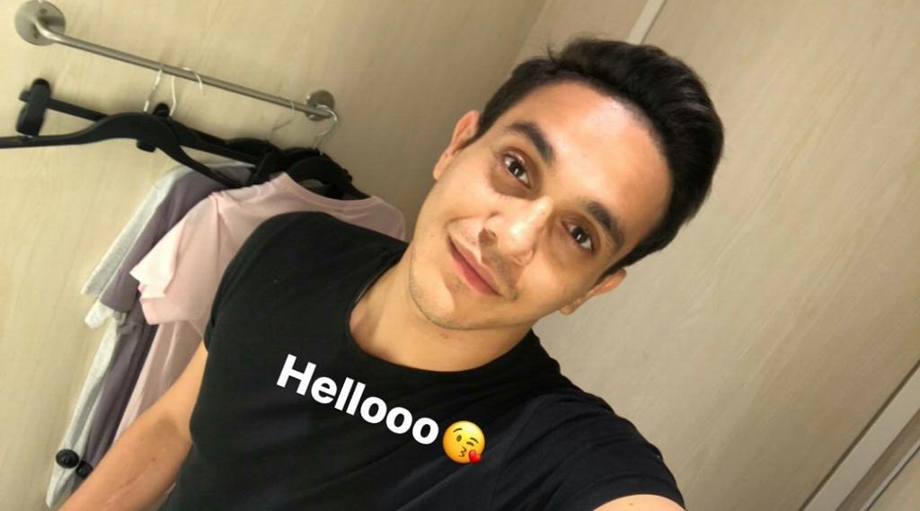 pwincess_1's tweet photo. Blessing your timeline🔥im cryinggggg😭❤ he's so precious! #ErwinIsABae #Erwindawson #Edmirers #Erwinsayapunya #Erwinkacak https://t.co/P8721fKHZY